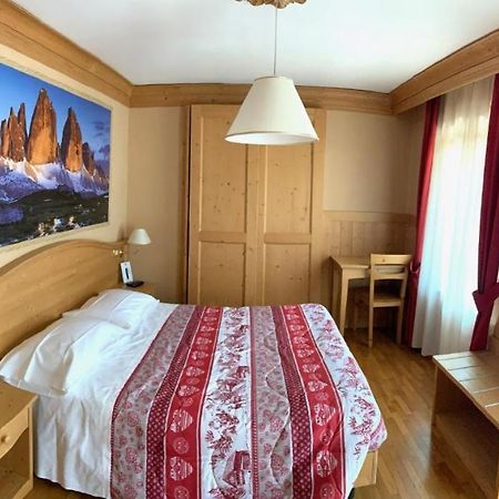 Albergo Garni Ajarnola アウロンツォ・ディ・カドーレ エクステリア 写真