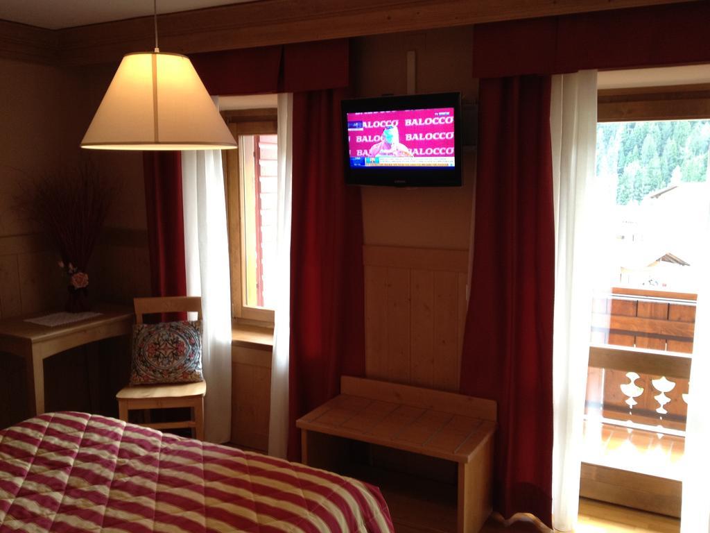 Albergo Garni Ajarnola アウロンツォ・ディ・カドーレ 部屋 写真