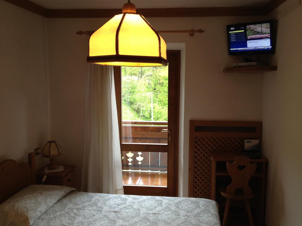 Albergo Garni Ajarnola アウロンツォ・ディ・カドーレ 部屋 写真