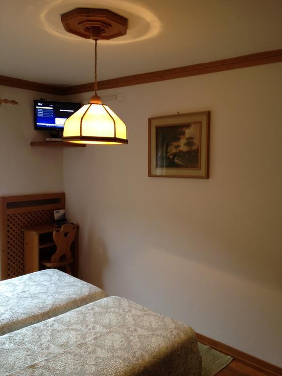 Albergo Garni Ajarnola アウロンツォ・ディ・カドーレ 部屋 写真